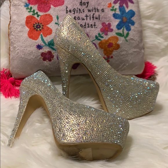 Steve Madden Deevaa Champagne Rhinestones Heels - Picture 5 of 13
